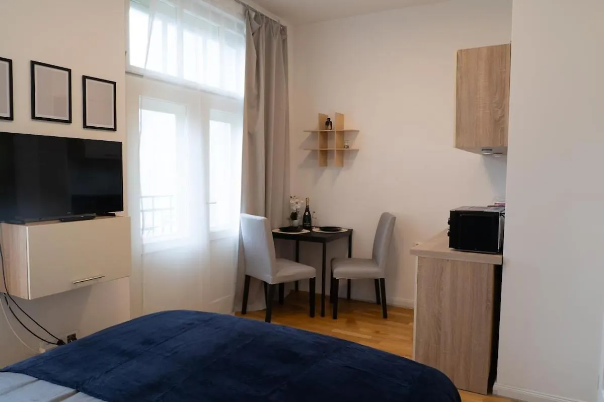 Prague Apartment Royal 0*,  Csehország