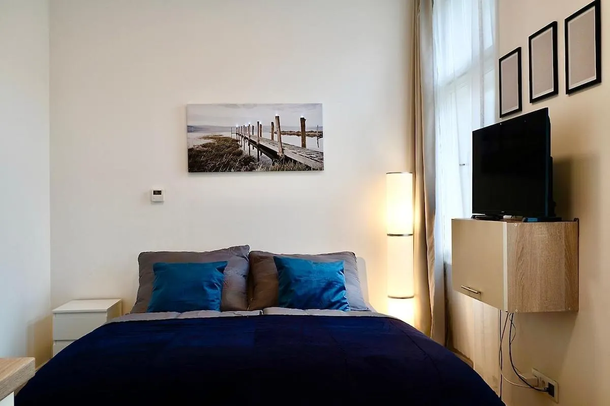 Prague Apartment Royal 0*,